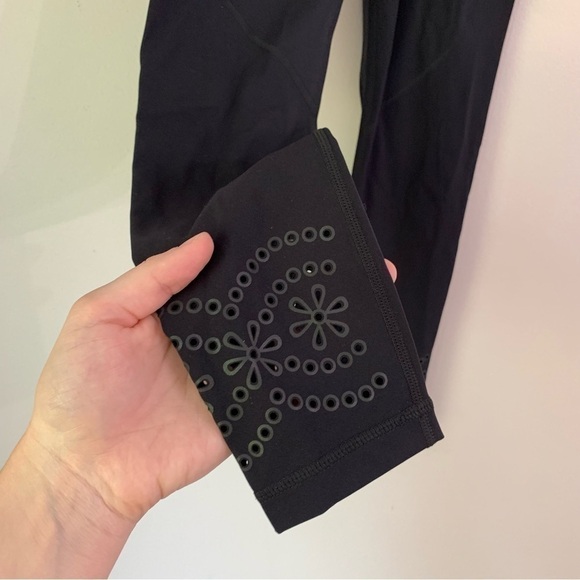 NWT Sweaty Betty Power Laser Cut
7/8 Workout Black Leggings Size 0 - Picture 9 of 11